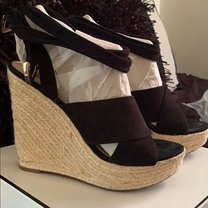 GUESS
Women's Oshira Wedge Sandal